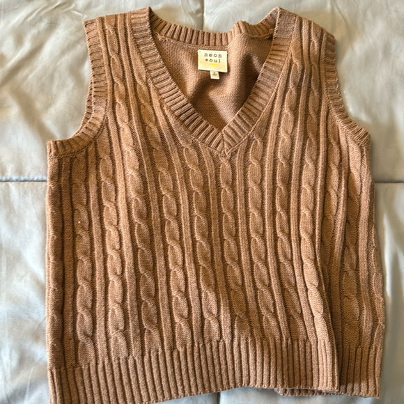 Vest - Picture 1 of 2